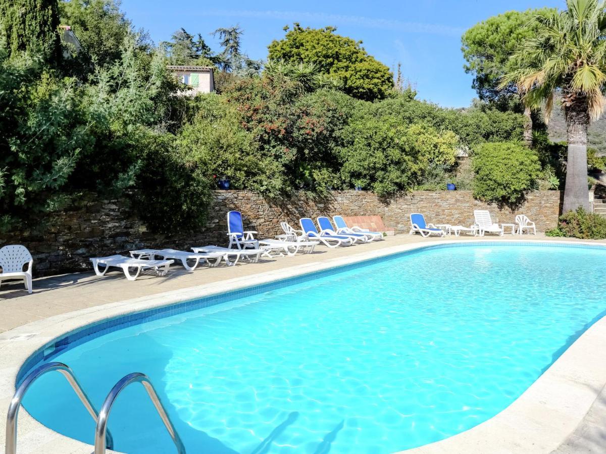 Snug Holiday Home In Bormes Les Mimosas With Pool Exterior photo