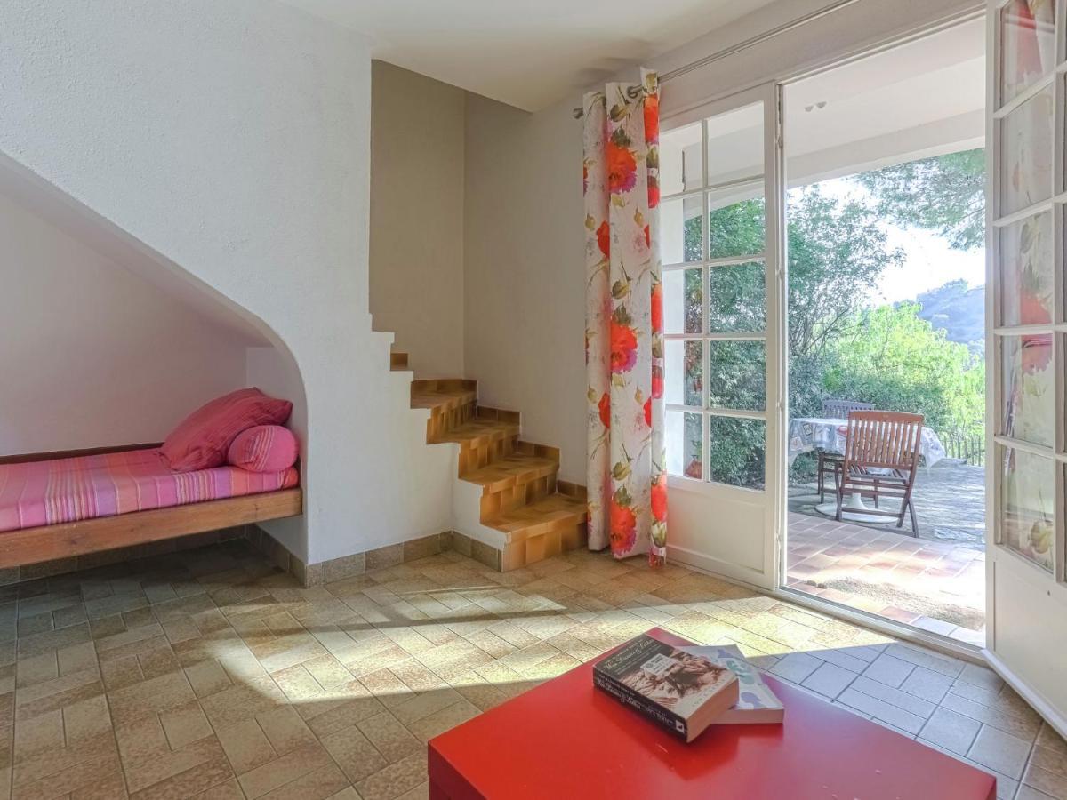 Snug Holiday Home In Bormes Les Mimosas With Pool Exterior photo