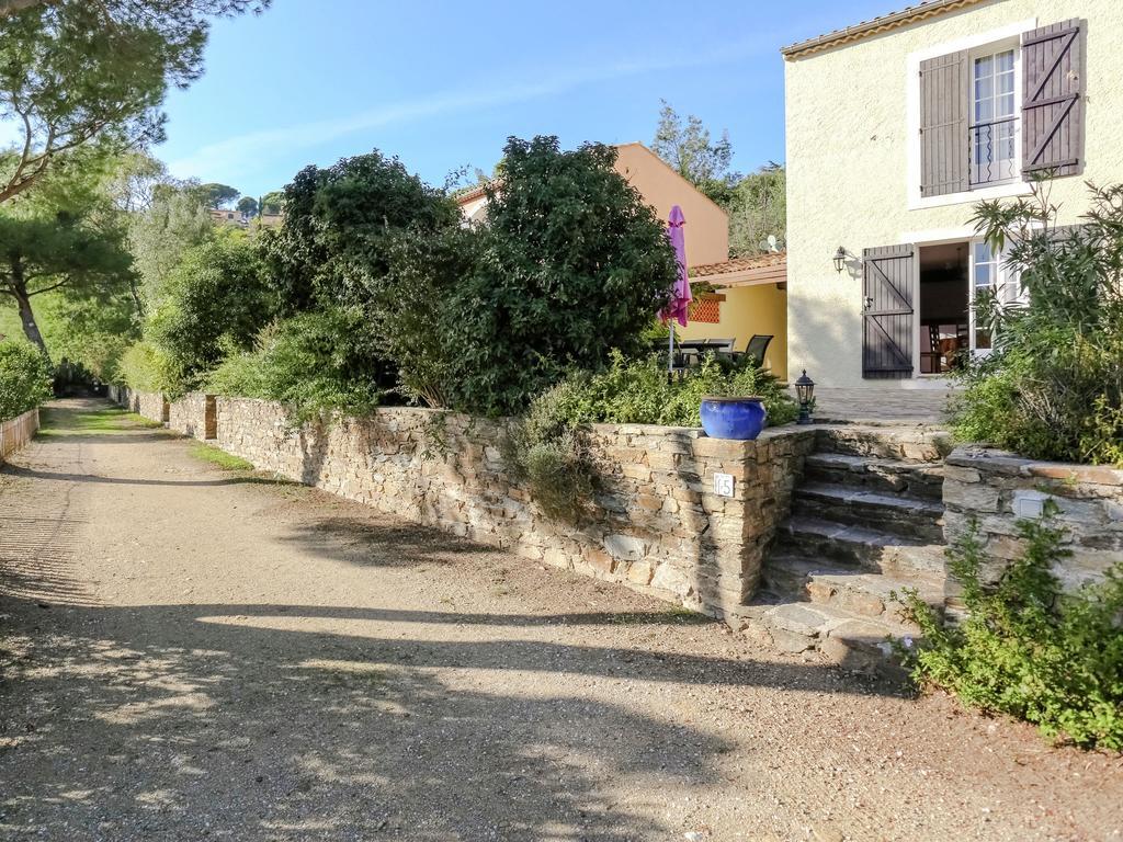 Snug Holiday Home In Bormes Les Mimosas With Pool Exterior photo